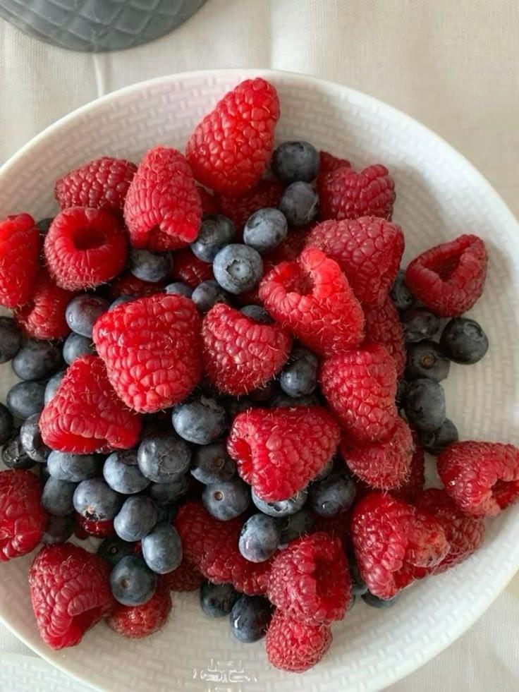 Rustic Berries: Handpicked Farm Fresh Delight
